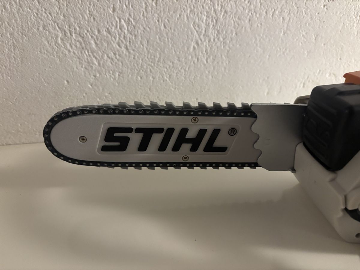 Spielzeuge: Stihl Spielzeug Kettensäge – Gebraucht aus Grosswangen von esruk 1