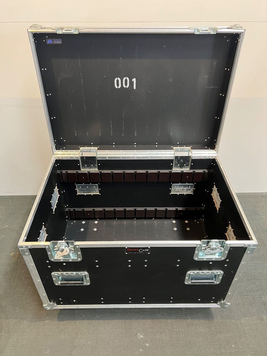 Reisekoffer: 013 SWISSCASE Flightcase / Tourcase auf Rollen – Gebraucht aus Wangen an der Aare von TBYN 3