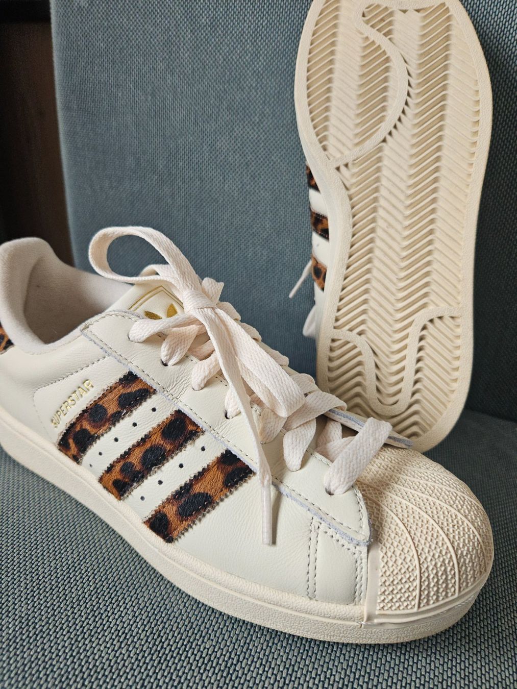 Adidas Scarpe da uomo: Neue Adidas Superstar Sneaker, Grösse 40 – Usato da Neuenegg venduto da man_qcl8