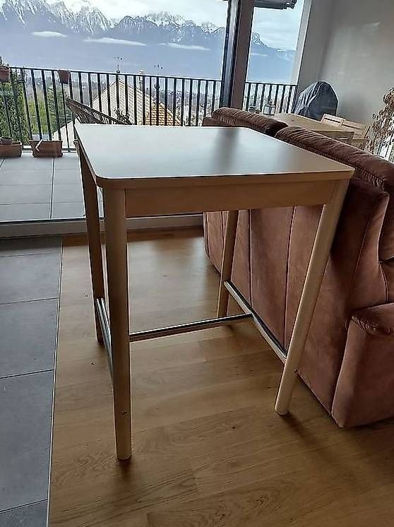 Ikea Tischset: A vendre table haute et un tabouret – Gebraucht aus Neuchâtel von cched29 1