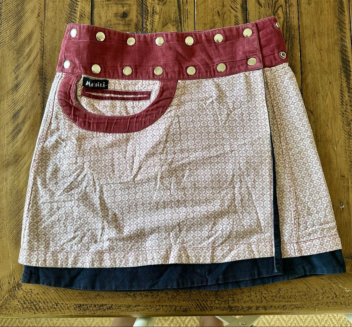 Moshiki Jupes: Wenderock Moschiki Grösse M/L  – D'occasion à Vinelz par Sanela-B