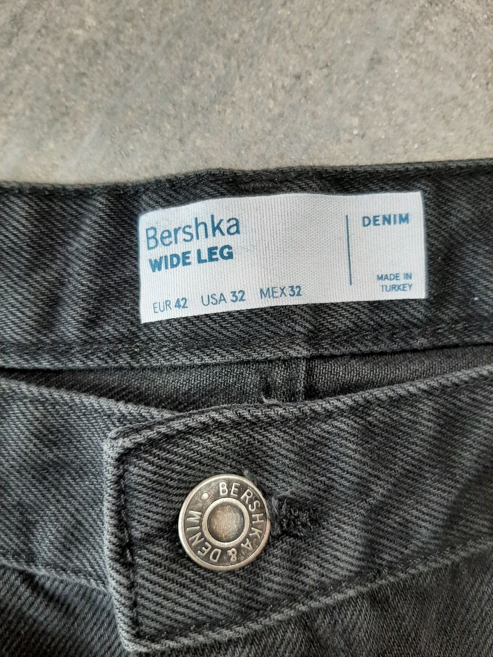 Bershka Jeans: BERSHKA - jeans men - USA 32 – Gebraucht aus Moutier von kiki0608 2