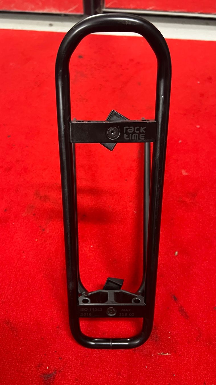 Stromer Pezzi di ricambio: Stromer Gepäckträger "rack time" mit schutzblech – Usato da Uster venduto da Ixus63
