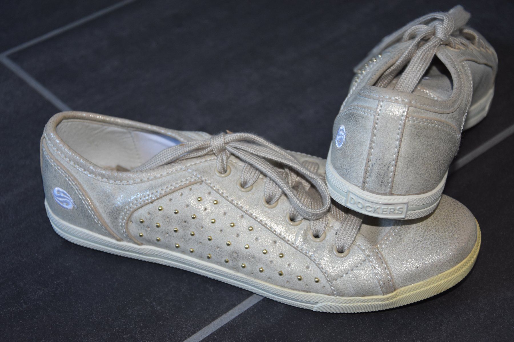 Scarpe da donna: Sneaker, Dockers, Gr 37, Neu – Nuovo e nell'imballaggio originale da Sins venduto da dsto 1