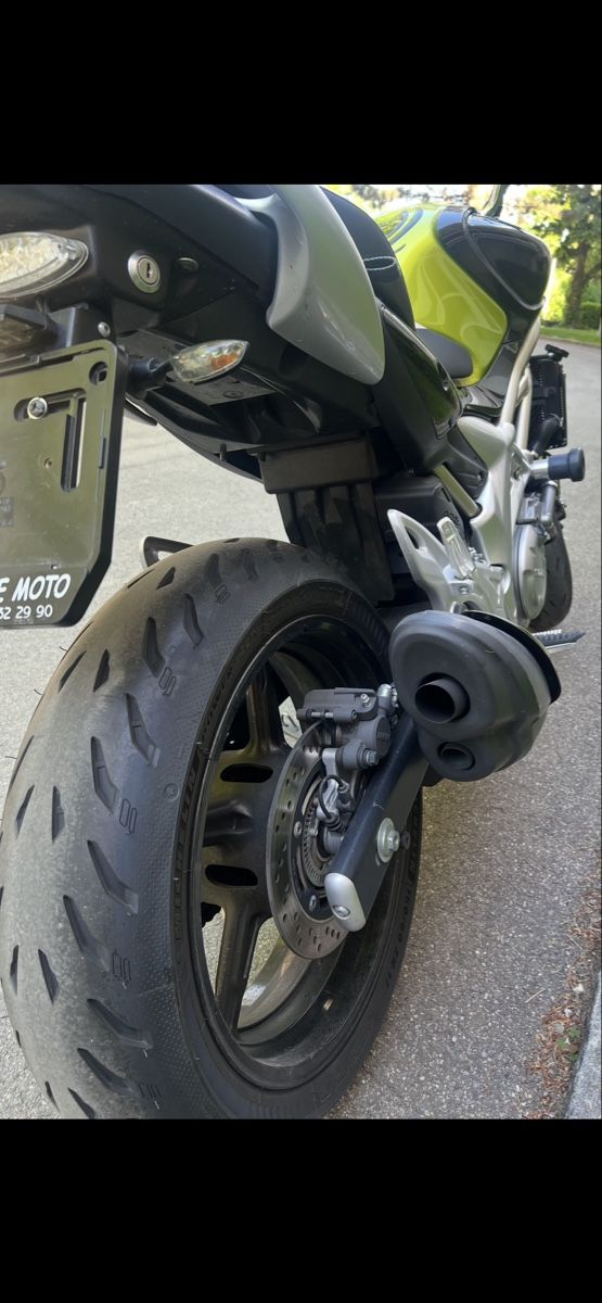 Suzuki Strada: Suzuki SFV 650A Gladius – Usato da Bern venduto da Gussers 7