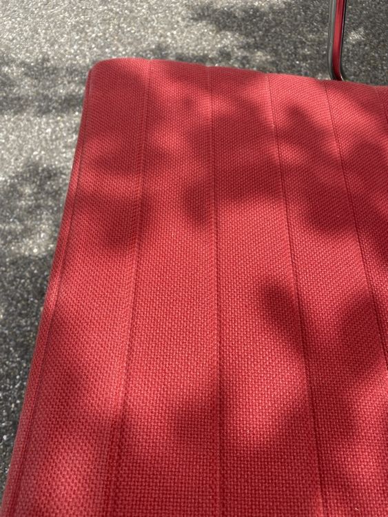 VITRA EA107 - in Rot 5