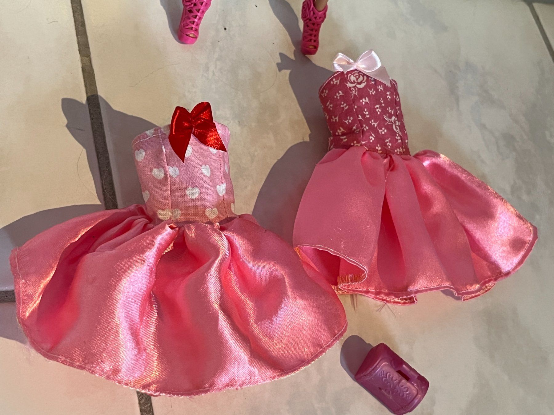 Puppen: Barbie rot/braunhaarig 2009 – Gebraucht aus St.Pantaleon von frodobi 1