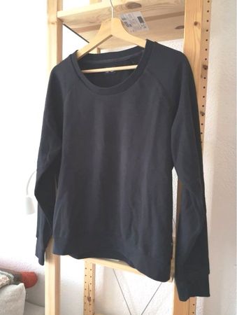 CHEAP MONDAY schlichter Pulli Gr. S schwarz