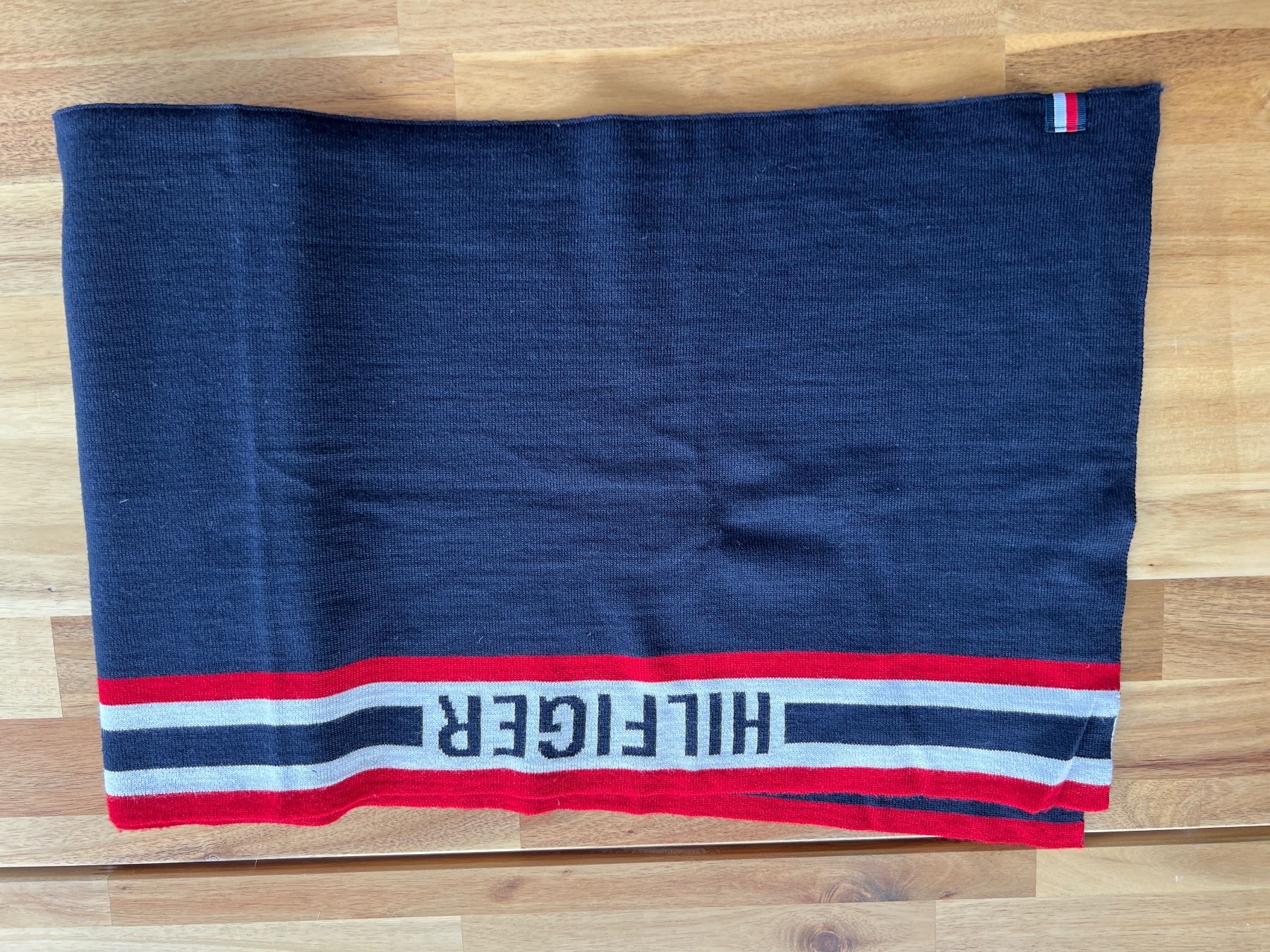 Tommy Hilfiger Foulards, Tücher & Schals: Tommy Hilfiger Schal in Navyblue – Neu (gemäss Beschreibung) aus Schlieren von svenbaettig
