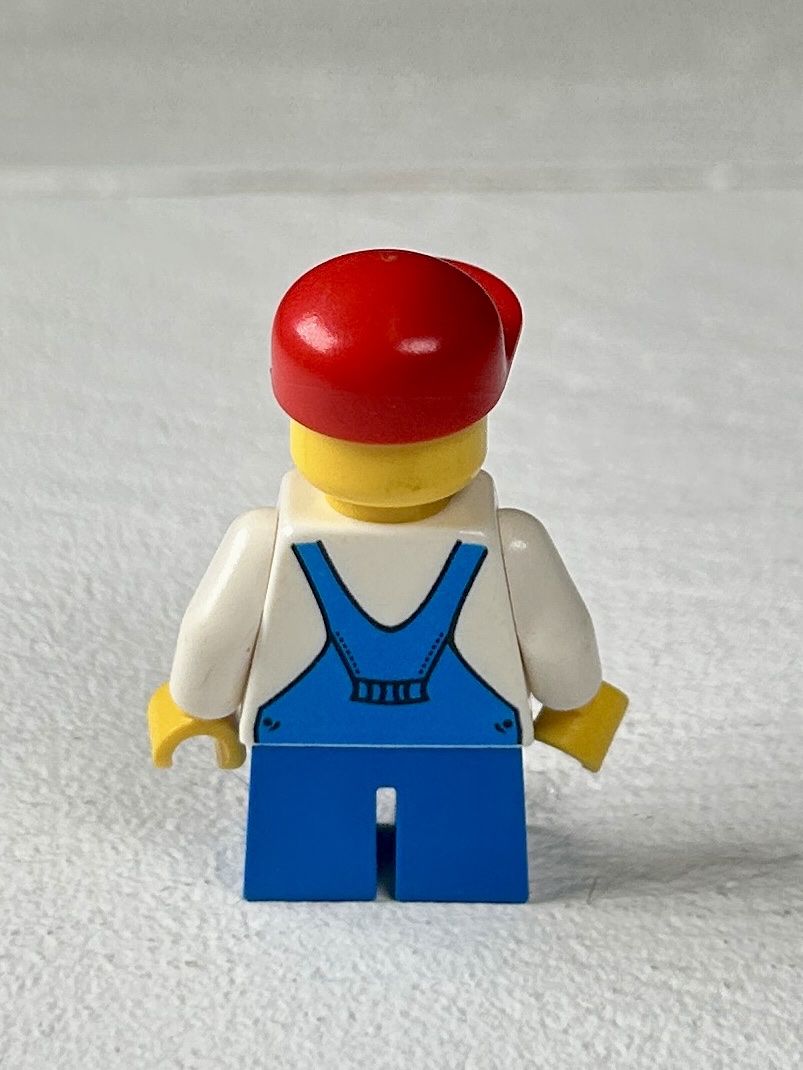 Lego Statuette: LEGO City Figur - Kind mit roter Kappe – Nuovo (secondo la descrizione) da Burgdorf venduto da Littlebricksplanet 1