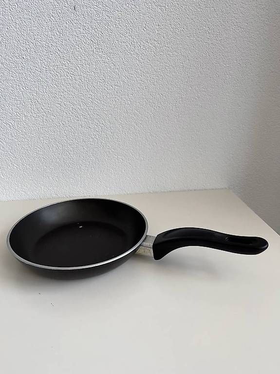 Pfannen: Petite poêle – Gebraucht aus Neuchâtel von elvira012 1