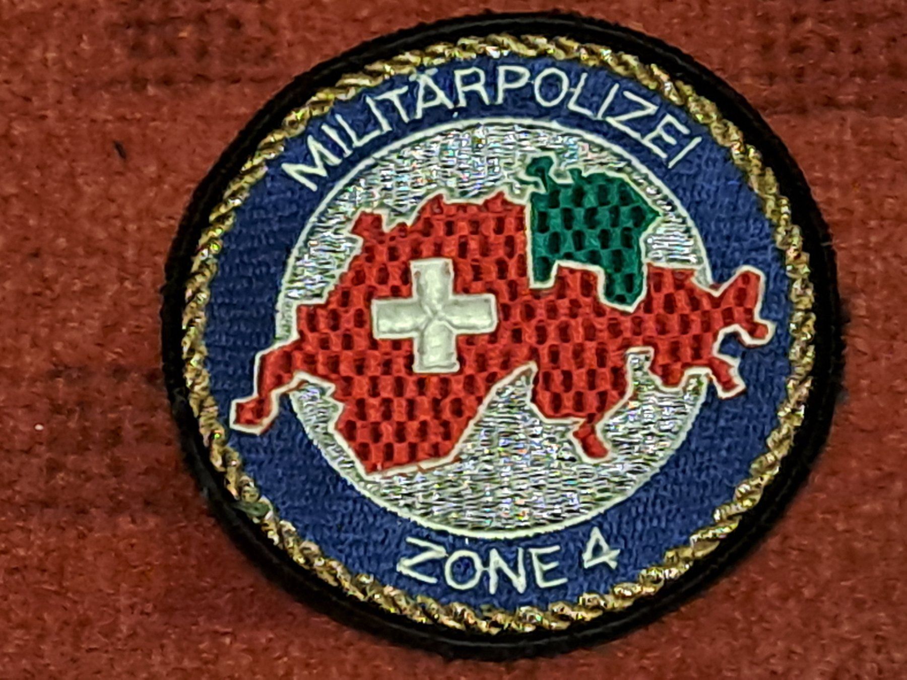 Schweizer Armee Placchette & Badge: Militär Polizei Badge Zone 4 – Usato da St.Gallen venduto da Infanteriewerk