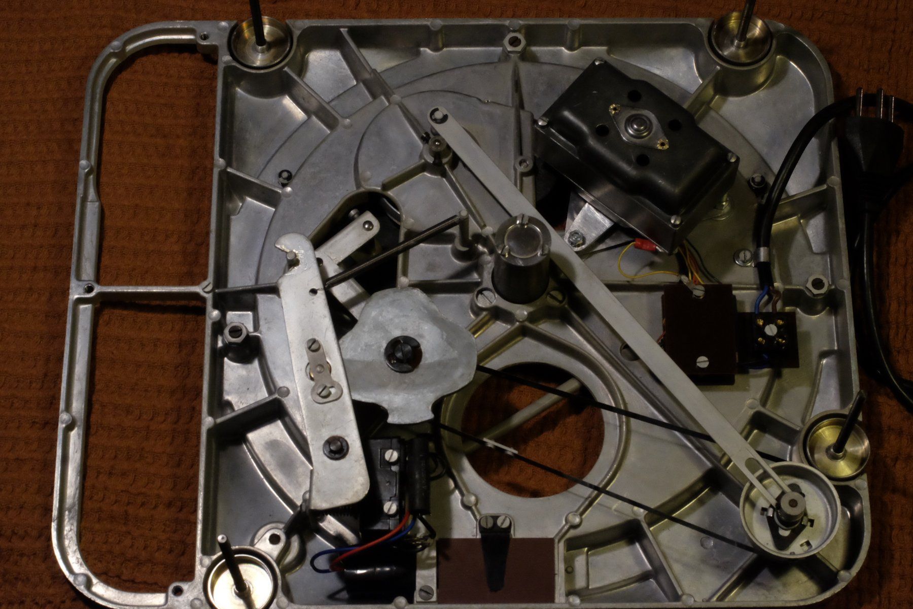 Thorens Giradischi: Thorens TD-124, revidiert – Usato da Winterthur venduto da hermanadam 8