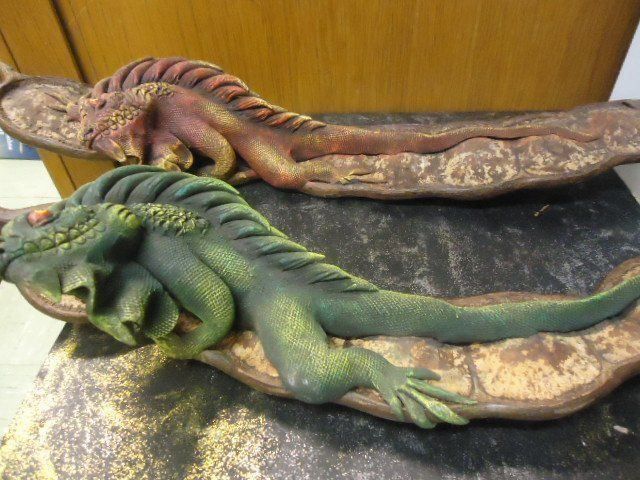 Statuette: Leguane Figur aus Holz auf Baum Blatt – Usato da Zürich venduto da liquidation-cobra 1