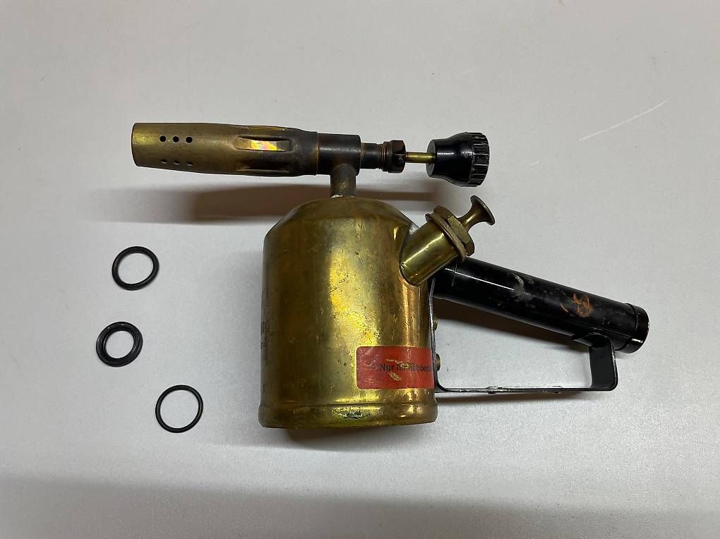 Tutti gli attrezzi: Antike Lötlampe / Bunsenbrenner – Usato da Obfelden venduto da Spottedbear