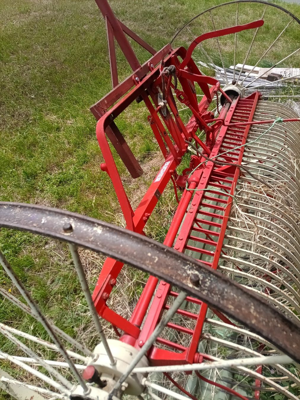 Bucher Tutte le macchine: Pferderechen für Traktorzug  – Usato da Hinterfultigen venduto da fri_w7bc 3
