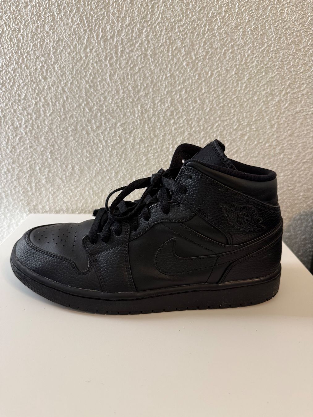 Jordan Scarpe da uomo: Jordan 1 Mid Triple Black - Size 44 – Usato da Wädenswil venduto da SeanUnger 1