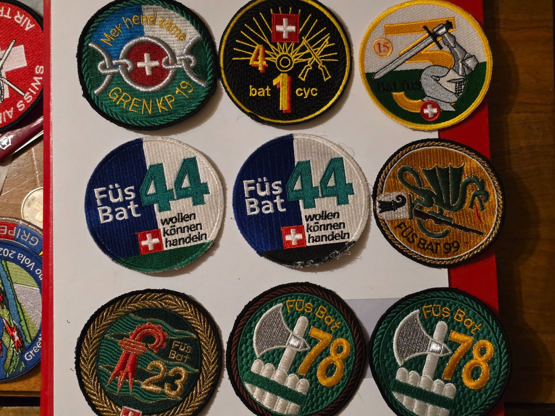 Schweizer Armee Placchette & Badge: Infanterie Abzeichen 9x Badges Divers – Usato da Nyon venduto da freetoys08