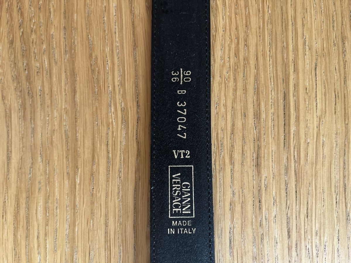 Versace Cinture: Black Leather Versace Belt – Usato da St. Gallen venduto da Asever___ 1