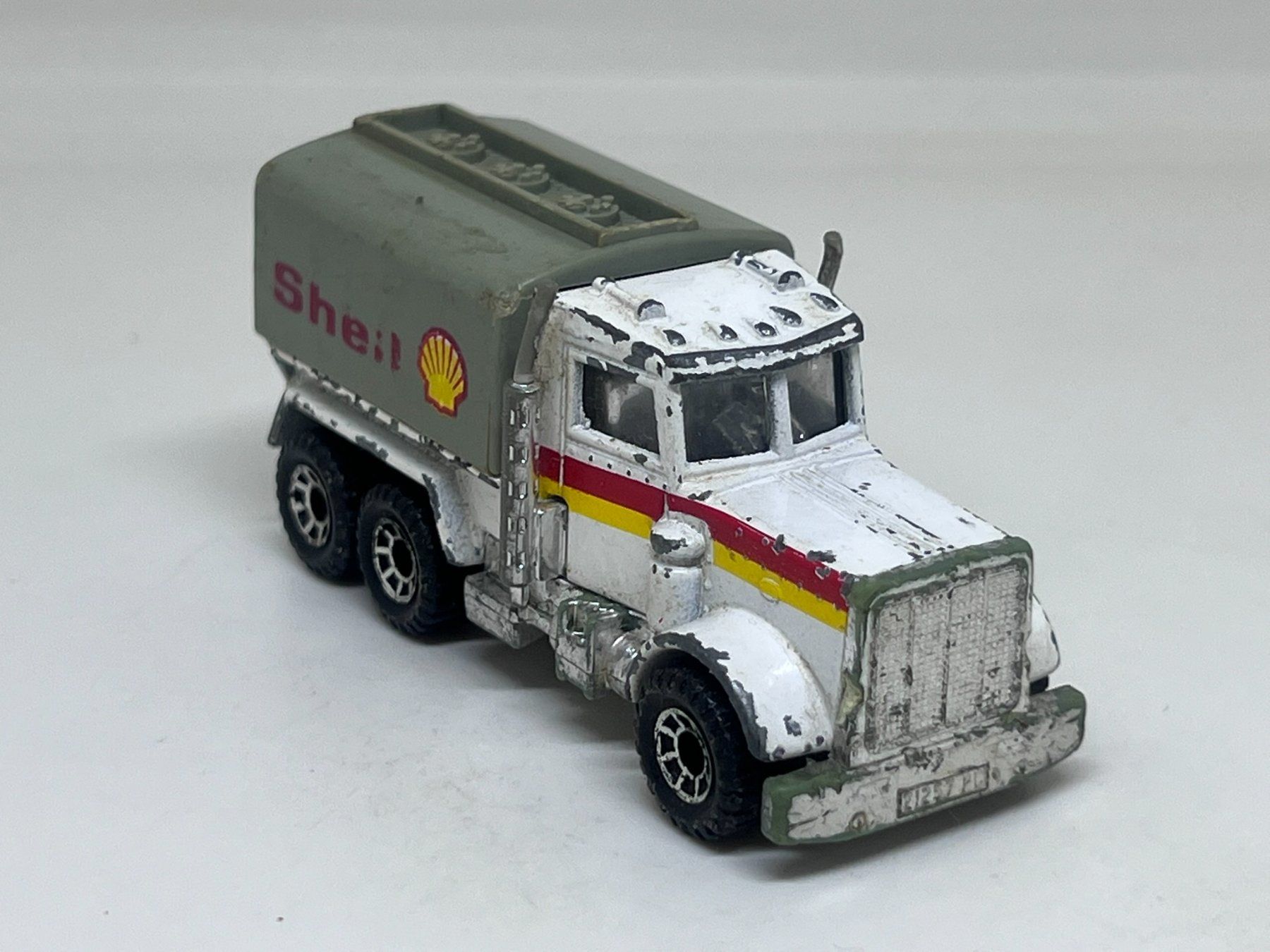 Matchbox Modellini d'auto: Matchbox Peterbilt Tanker Truck #234 – Usato da Wildegg venduto da LaaBoutique
