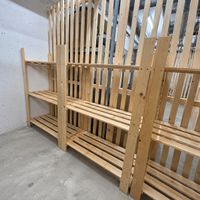 4 Regale aus Holz mit vier Ablagen in gutem Zustand