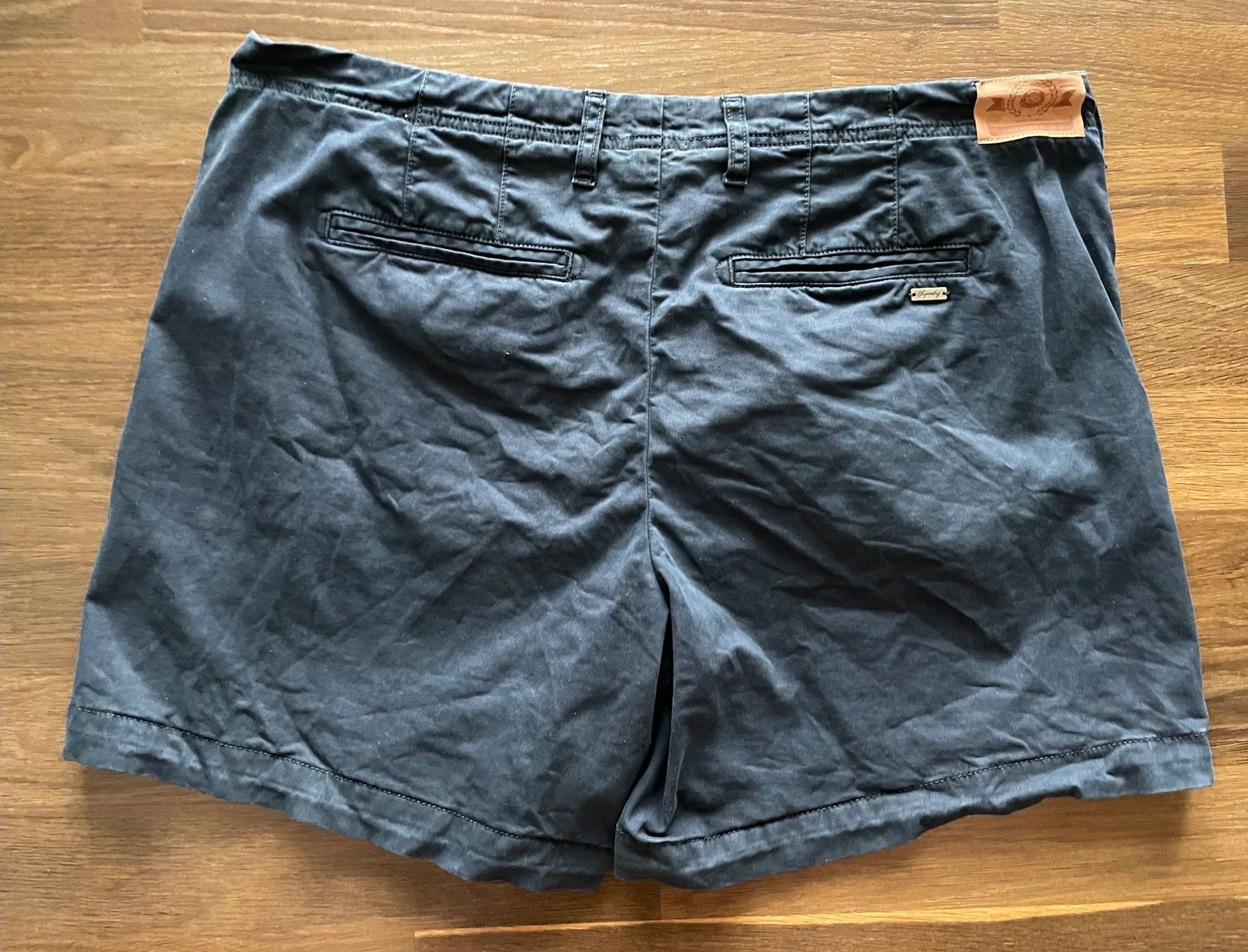 Superdry Hosen: Short Superdry Woman XL – Gebraucht aus Olten von B3ren 1
