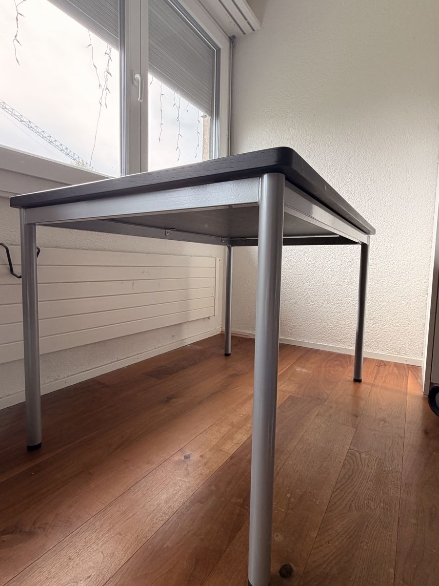 Tischset: Schreibtischtisch & Freischwinger-Stuhl im Set – Gebraucht aus Richterswil von Denhaltnoed 2
