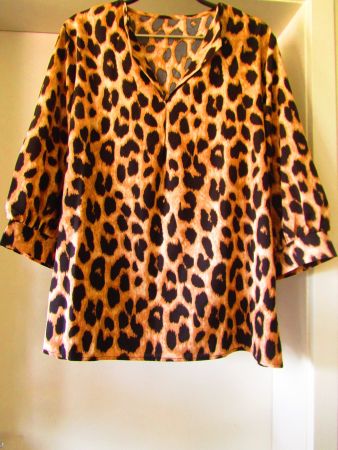 Neuve ! blouse motif léopard taille 44