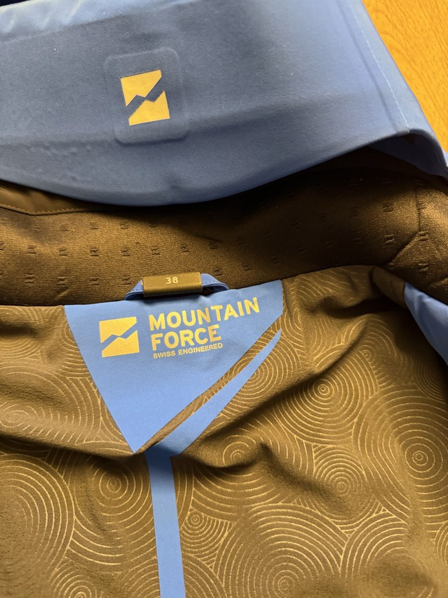 Mountain Force Giacche: Damenskijacke von Moutain Force – Usato da Adligenswil venduto da Kbienli 2