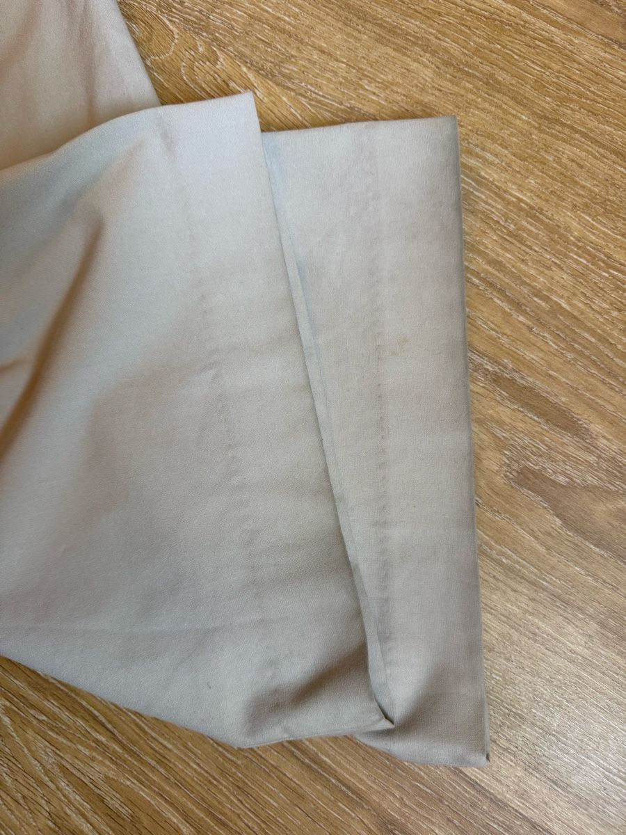 H&M Pantaloni: Pantalon large à plus beige H&M, t.38/M – Usato da Tavannes venduto da Thriftshop 6