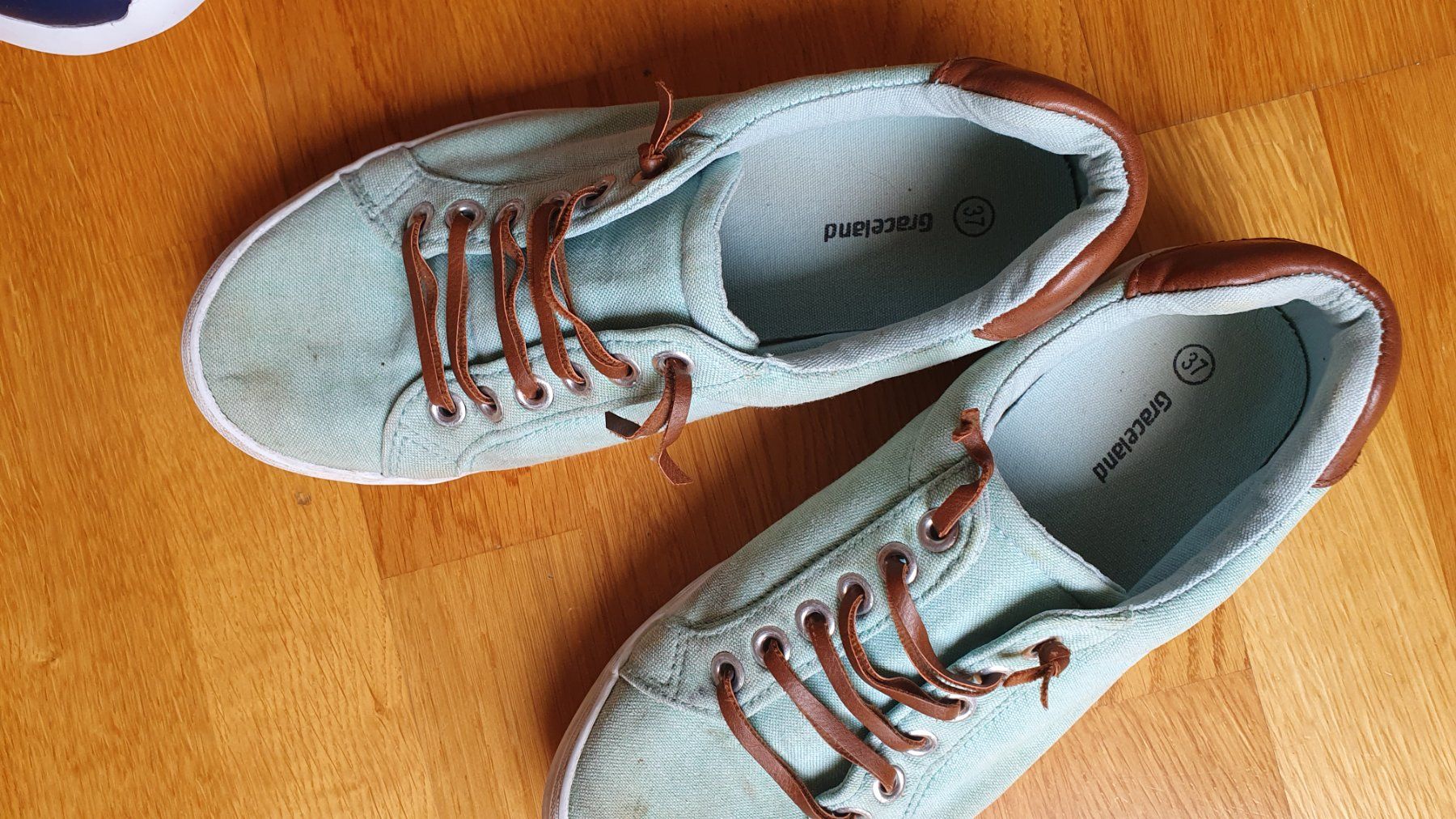 Schuhe für Jungen: Schuhset Grössen 35-37 OHNE STIEFEL – Gebraucht aus Niederwangen b. Bern von thurncaro 1
