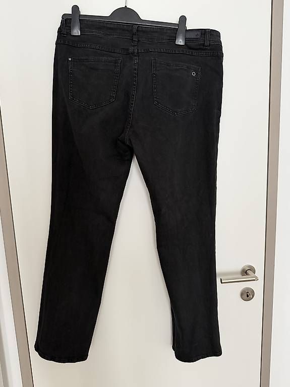 Jeans: S. Oliver Jeans schwarz – Usato da Wil SG venduto da ell_zj57 1