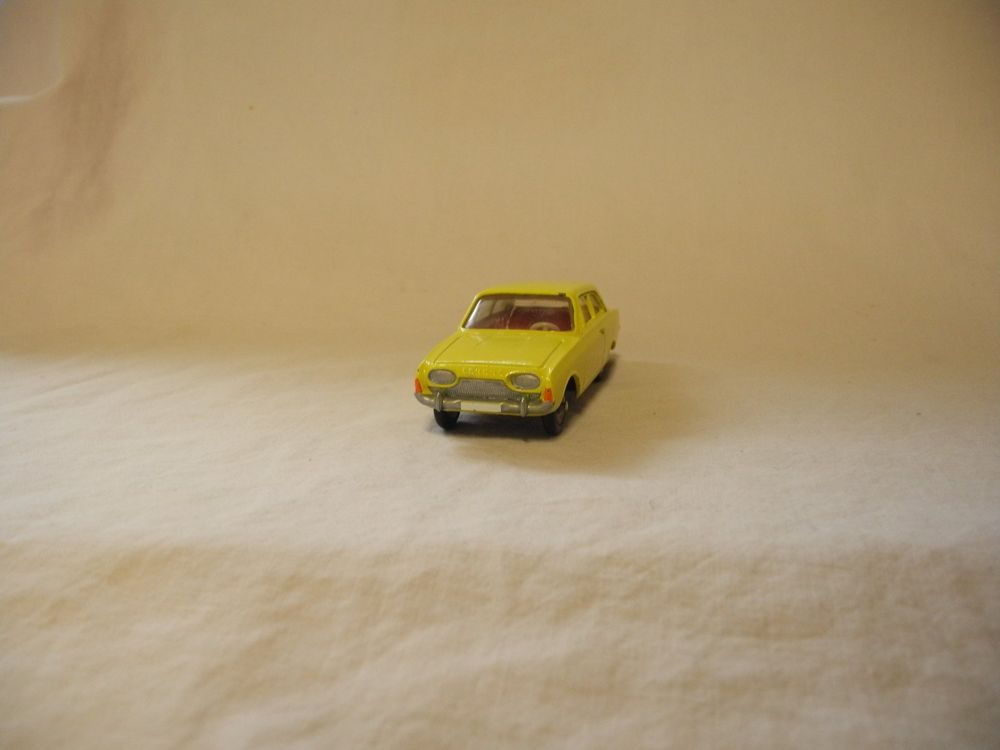 DINKY TOYS FORD TAUNUS D'ORIGINE N°559 MADE IN FRANCE