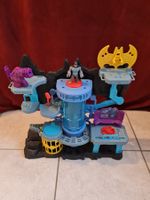 Batcave mit Batman Figur - Top Zustand!