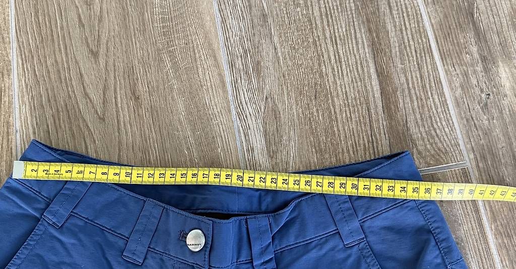 Pantaloni: Wander Shorts 38 – Usato da Alpnach Dorf venduto da rerifeme 2
