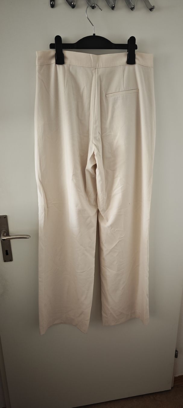 Pull&Bear Pantaloni: PULL & BEAR, weisse Hose, Grösse L – Usato da Wädenswil venduto da macik 1