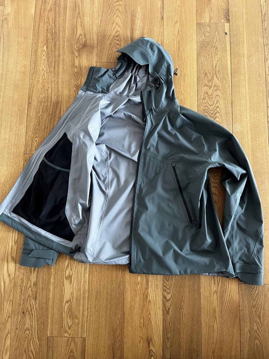 Decathlon Giacche: Regenjacke Quechua – Usato da Neuheim venduto da amosmastel 1