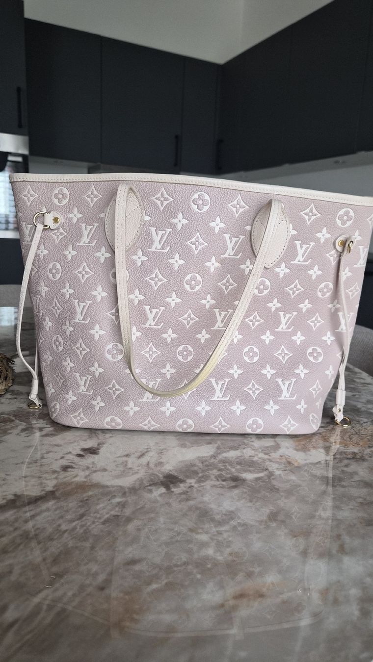 Louis Vuitton Taschen für Damen: Louis Vuitton Neverfull MM / Spring 2022 – Gebraucht aus Busswil BE von myammee01 1