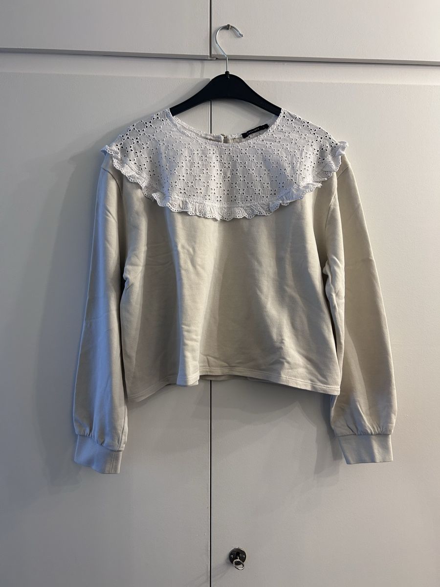 Maglioni & Felpe: Beige Sweatshirt with Broderie Collar - L – Usato da Marly venduto da redinaber