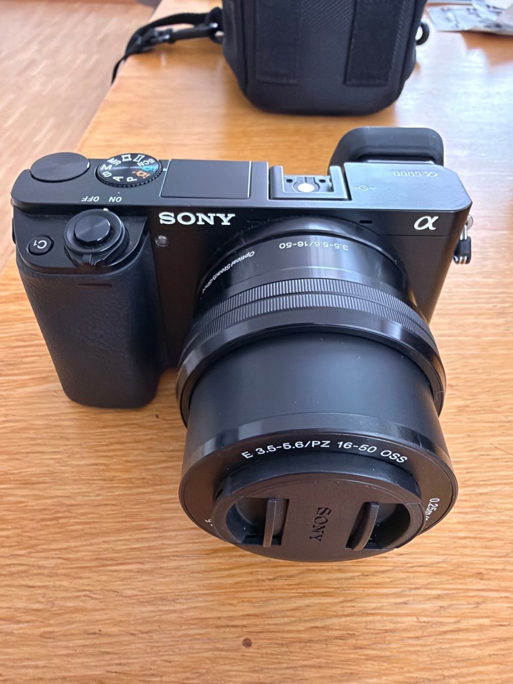 Sony Appareil photo: Sony Alpha a6000 mit Zubehör – Défectueux à Malans GR par rezoma