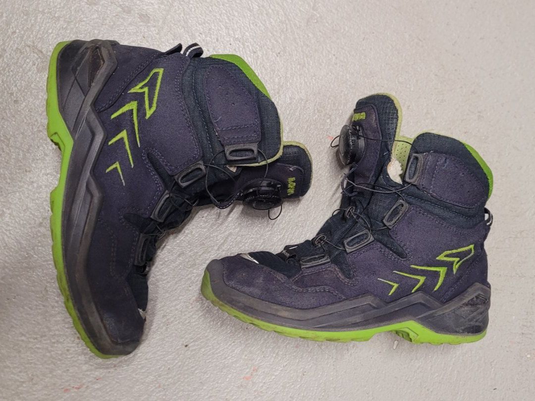 Lowa Schuhe für Jungen: Lowa winterschuhe, Gr. 32 – Gebraucht aus Staefa von MatLukM. 1