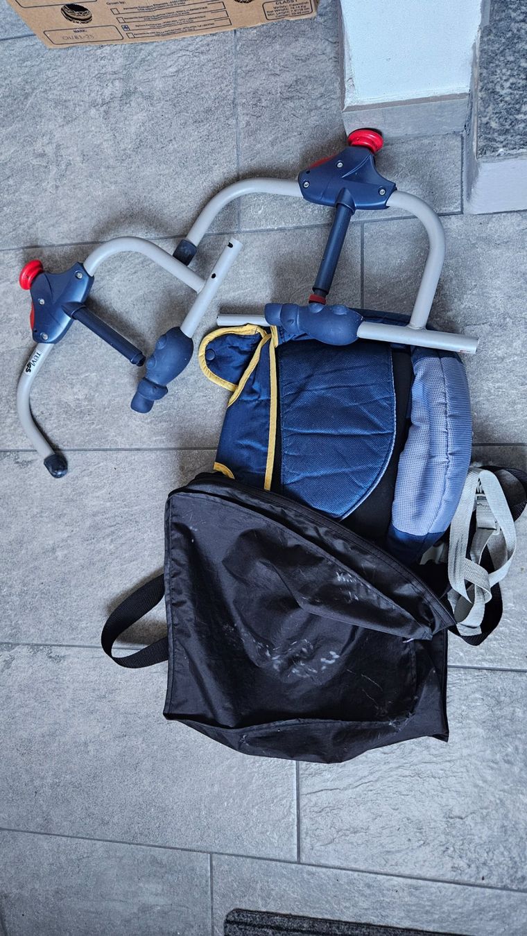 Chicco Seggioloni: Seggiolone da tavolo Chicco – Usato da Melano venduto da H-Sara