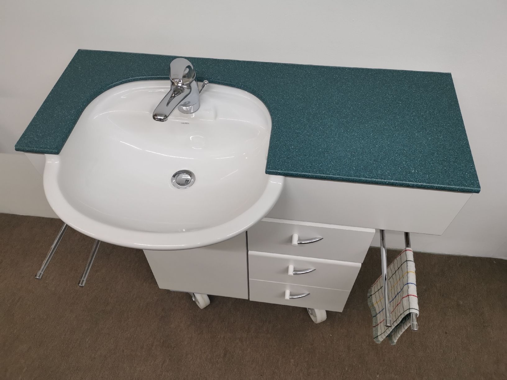 Laufen Mobili per bagno: Bachmann Waschtisch mit Unterschrank 97cm breite – Usato da Schüpfheim venduto da ofeld 1