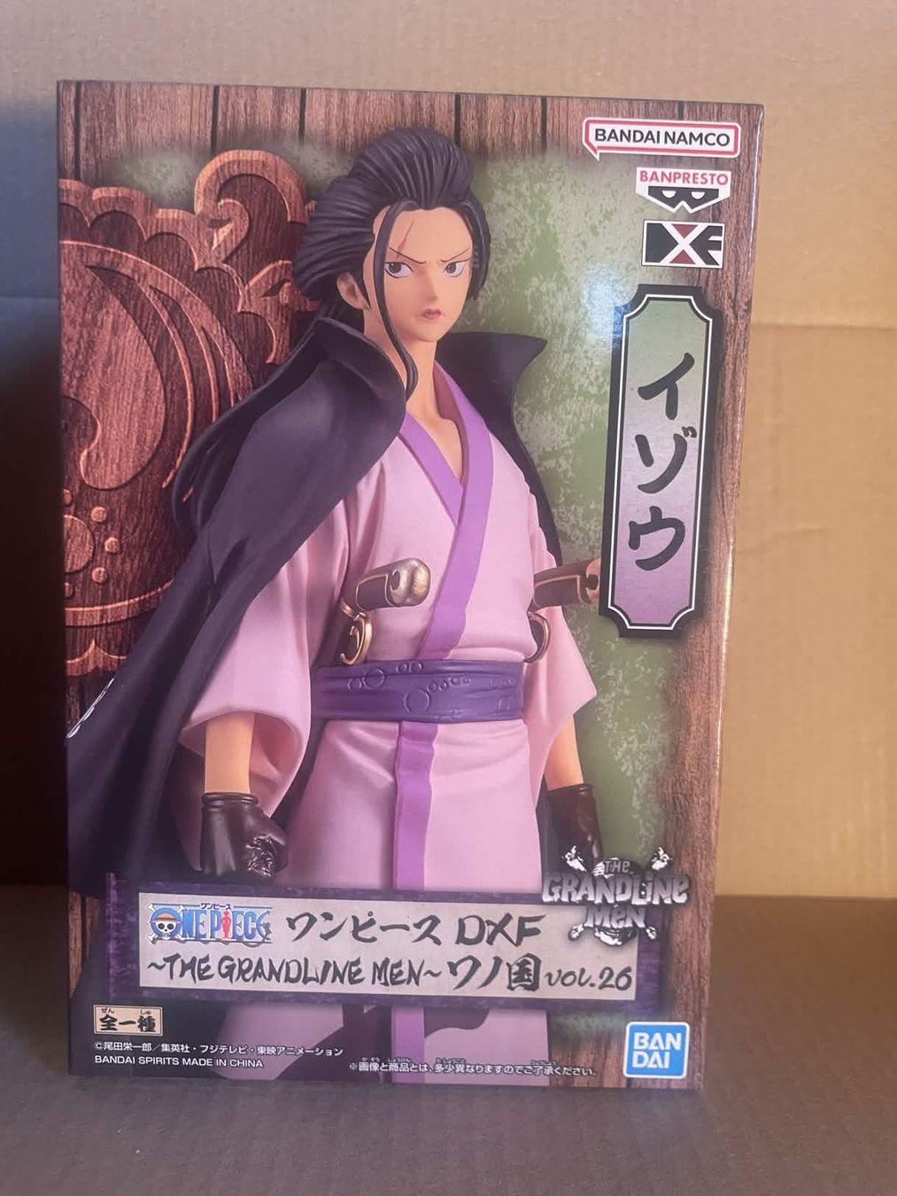 Statuette: Neuf Figurine One piece Izou – Nuovo e nell'imballaggio originale da Cossonay-Ville venduto da Makuray