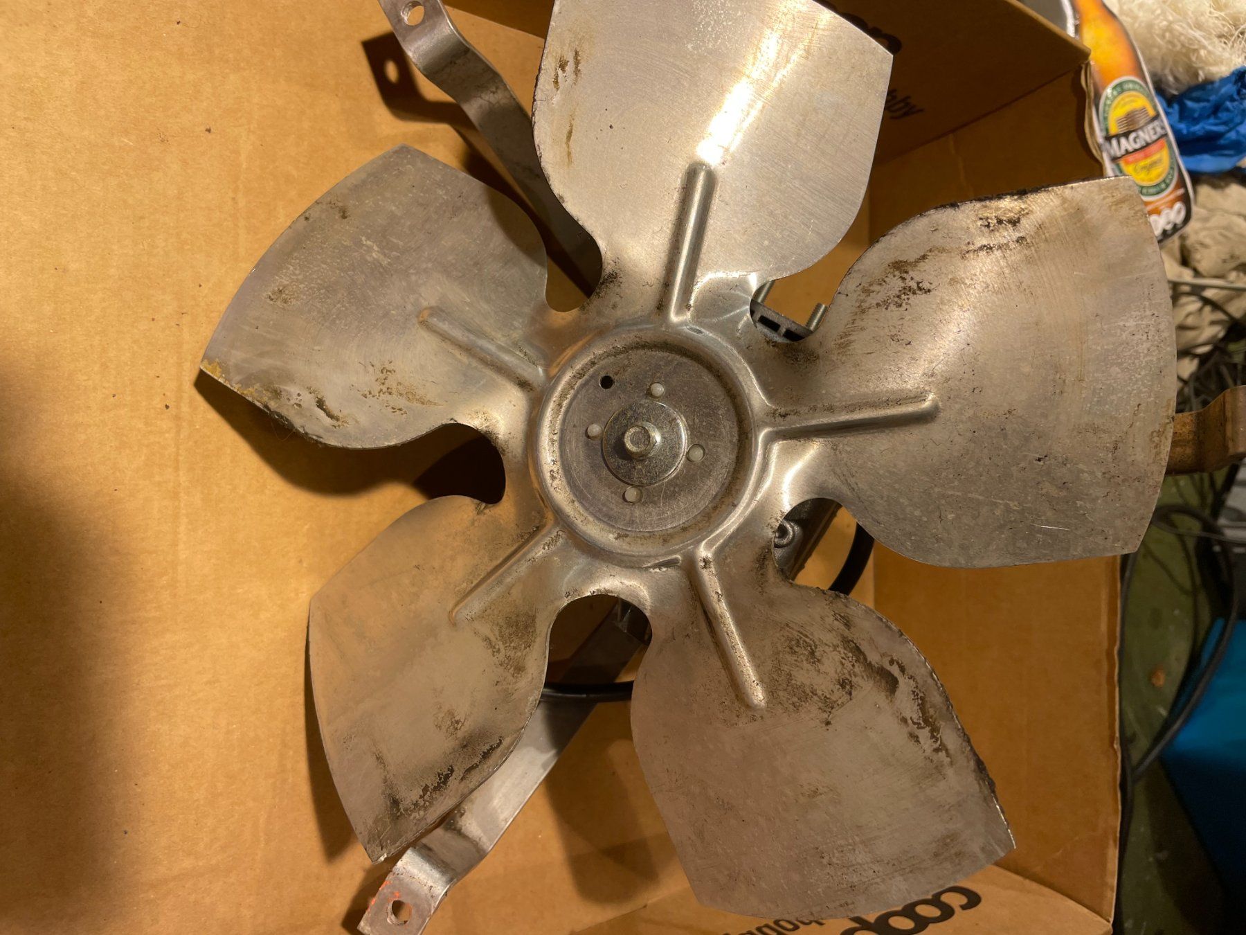 Ventilatoren: EMI Lüftermotor mit Kabel und Gitter – Gebraucht aus Glarus von adiweb007 1