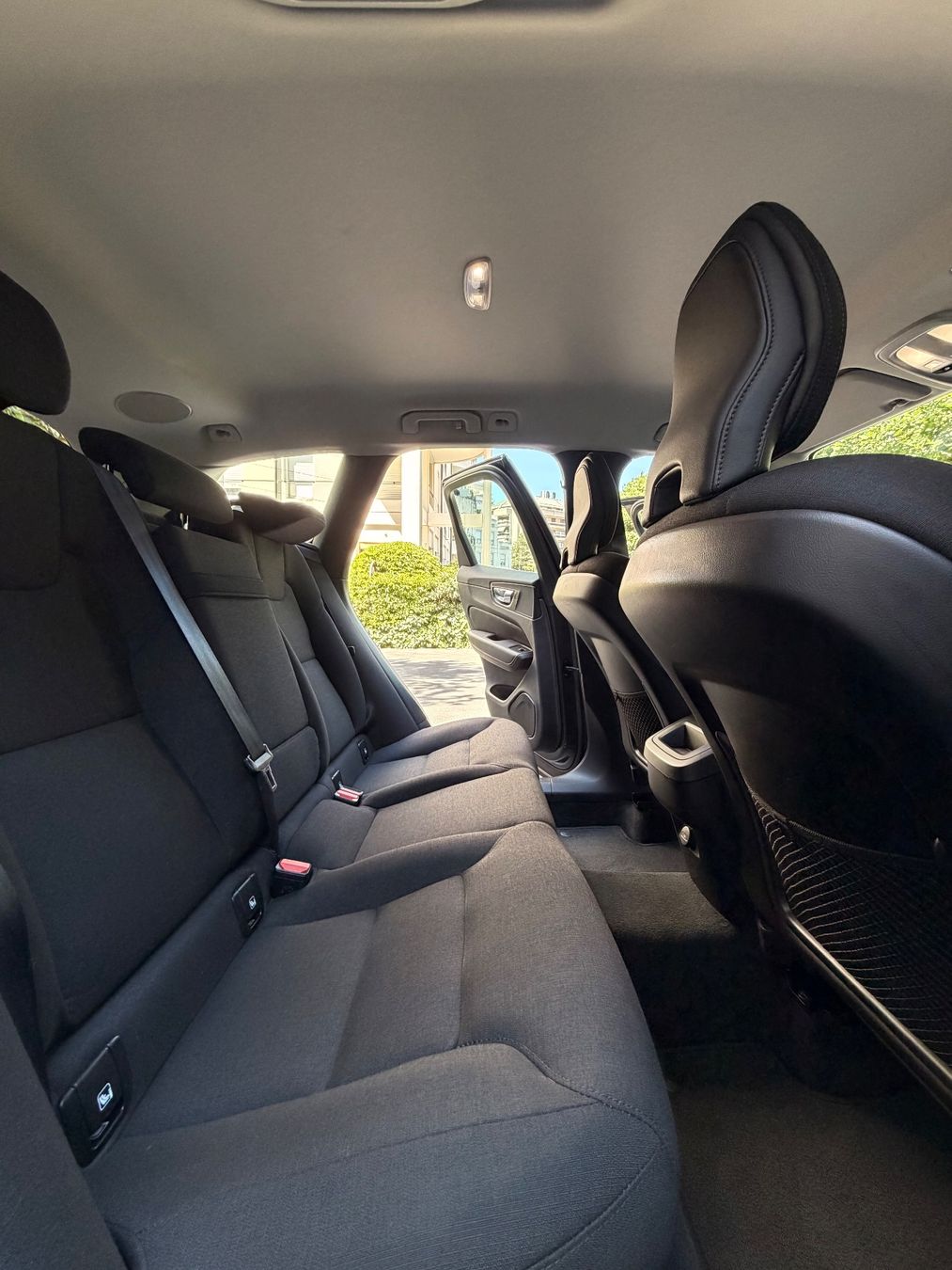 Volvo Automobili: VOLVO XC60 B5 Benzin Mild Hybrid Momentum Geartronic – Usato da Genève venduto da art_kj26 7