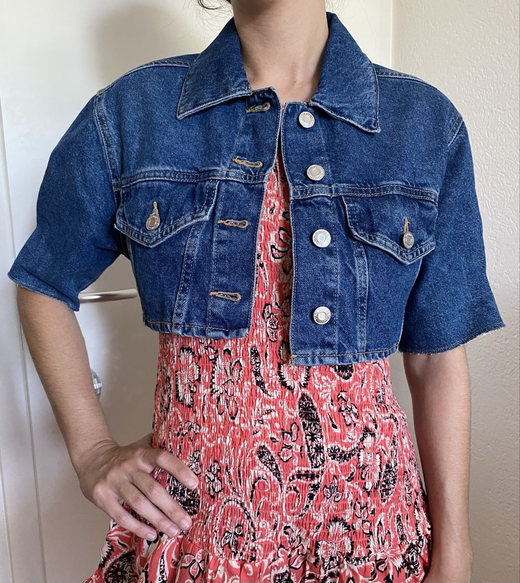 Bershka Giacche: Veste en jeans courte – Nuovo (secondo la descrizione) da St-Légier-Chiésaz venduto da lea_6k5s 1