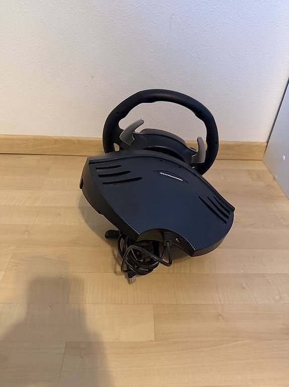 Controller: Verkaufe neues Thrustmaster Ferrari Lenkrad – Neu und originalverpackt aus Winterthur von erh_j86f 3