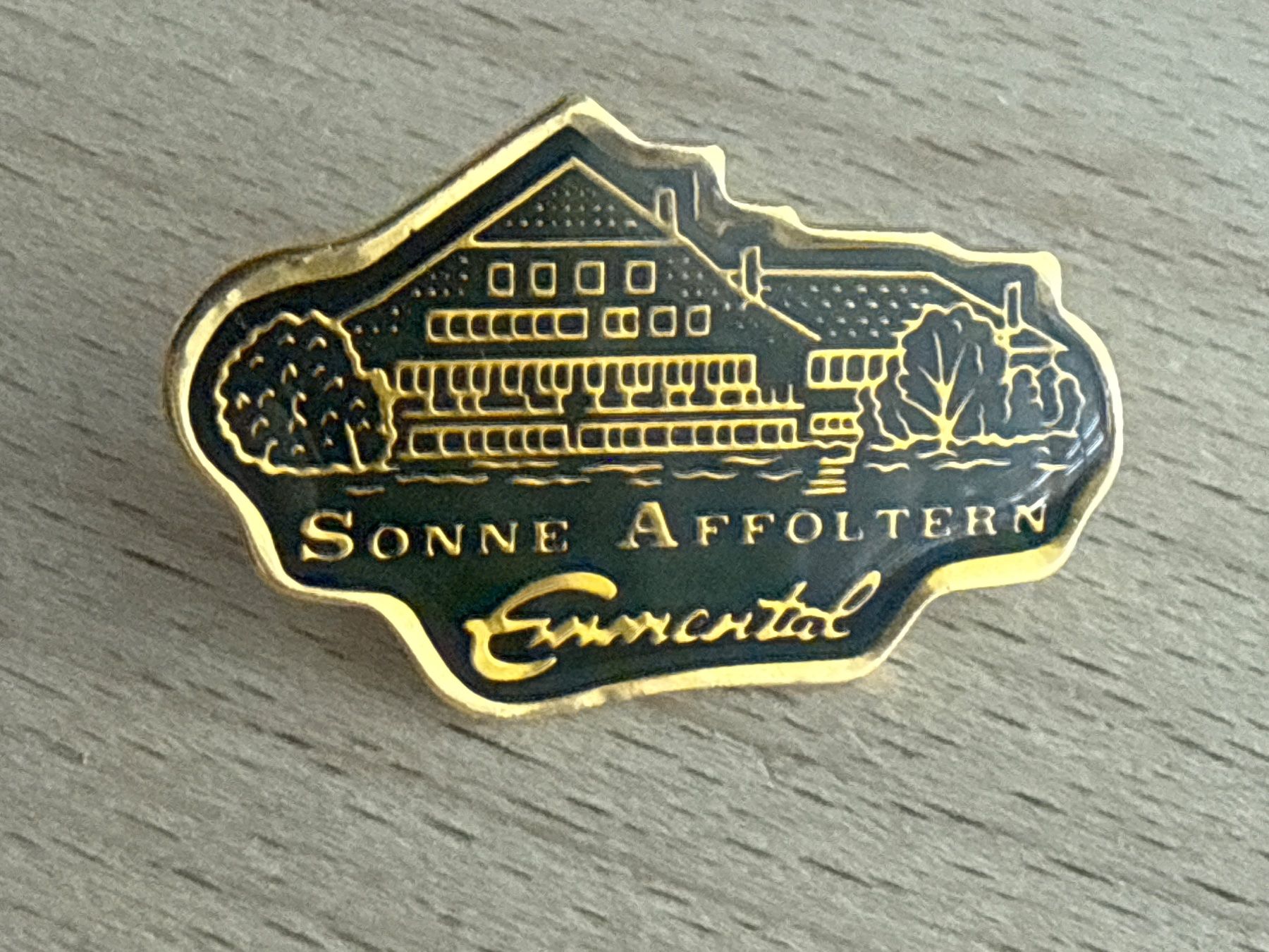 Placchette & Badge: Pin Sonne Affoltern Emmental – Usato da Glattbrugg venduto da Schweigmatt