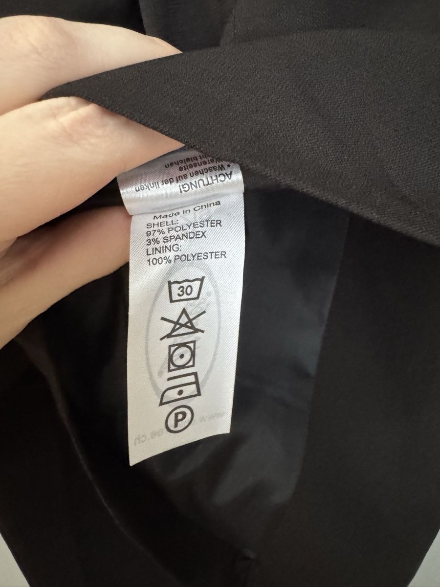 Giacche: Schwarzer Blazer Basic by Chicoree, Gr. M – – Usato da Baden venduto da CompraCaro 2